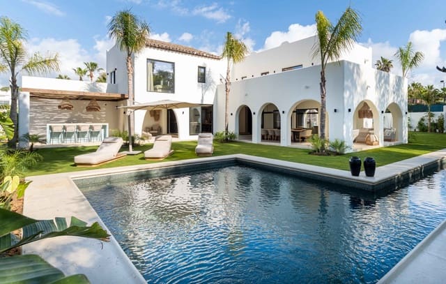 6 sypialnia Willa na sprzedaż w San Pedro de Alcantara, Marbella z basenem - 4 350 000 € (Ref: 10023223)