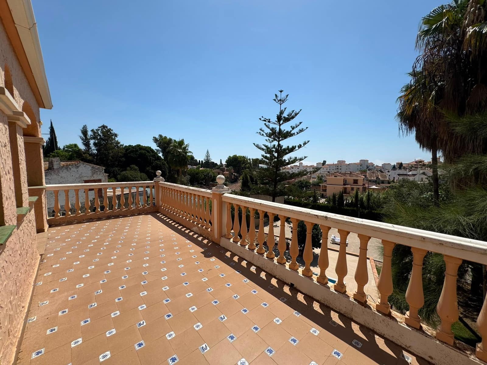 7 bedroom Villa for sale in Mijas with pool garage - € 915,000 (Ref: 10024593)