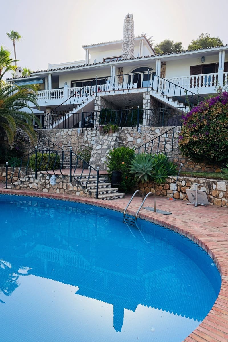 7 soverom Hus til salgs i Mijas med svømmebasseng - € 1 395 000 (Ref: 10024997)
