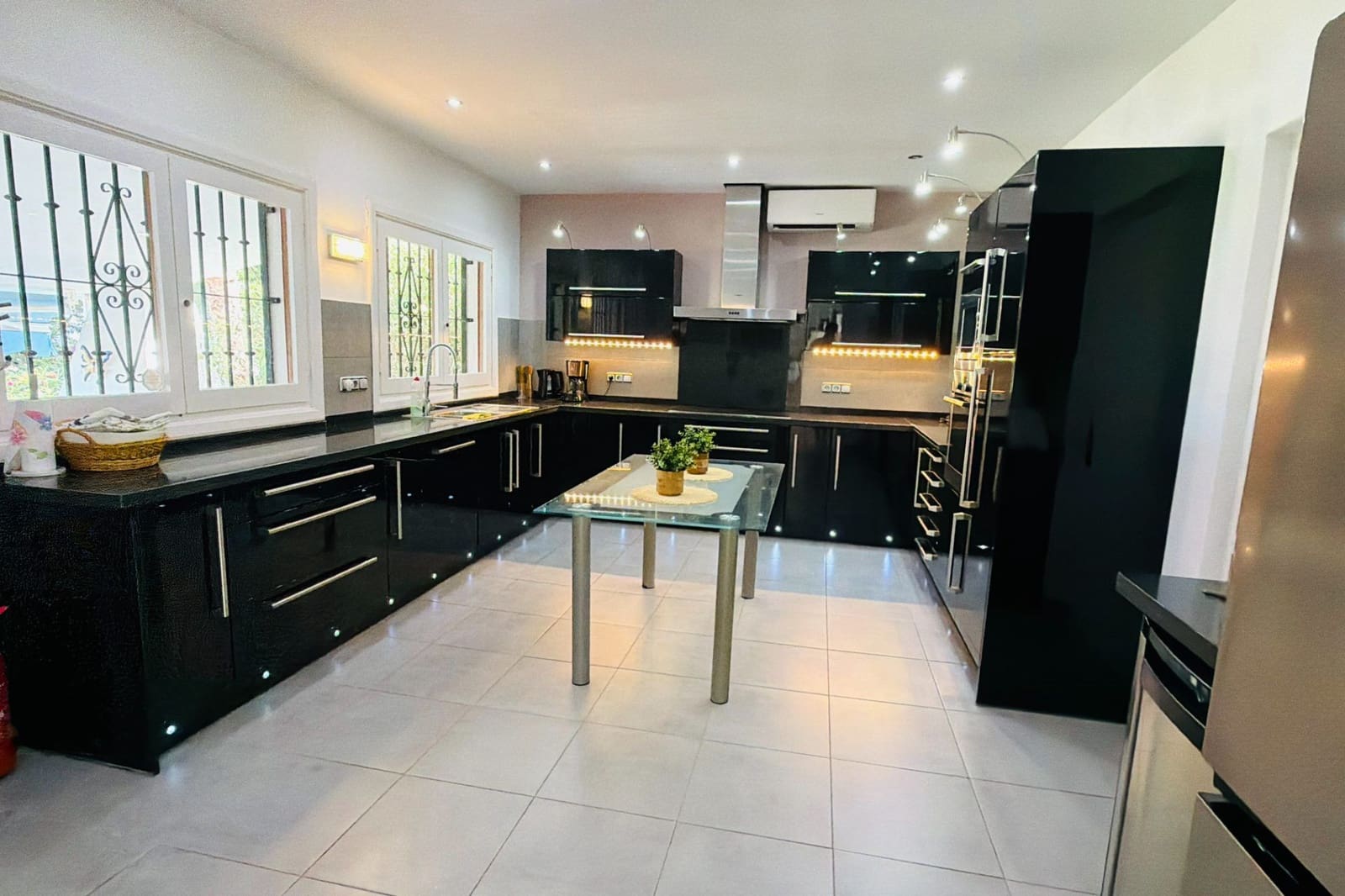 7 soverom Hus til salgs i Mijas med svømmebasseng - € 1 395 000 (Ref: 10024997)