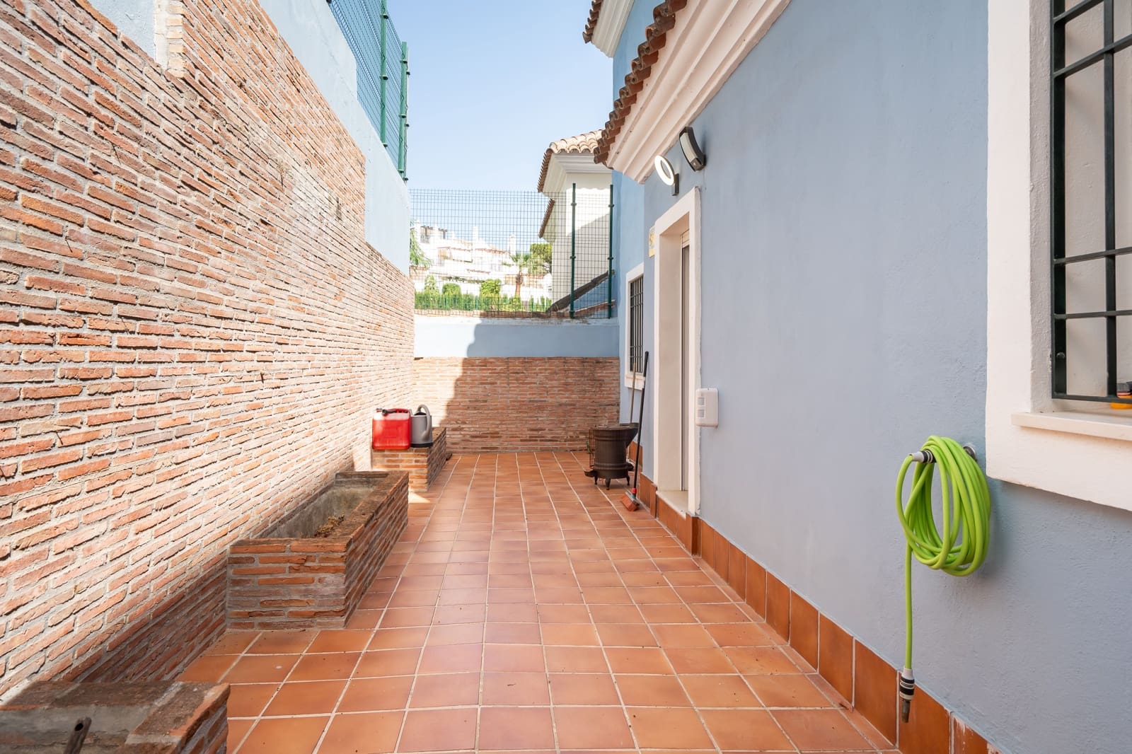 4 quarto Casa em Banda para venda em Marbella com piscina garagem - 1 150 000 € (Ref: 10029022)