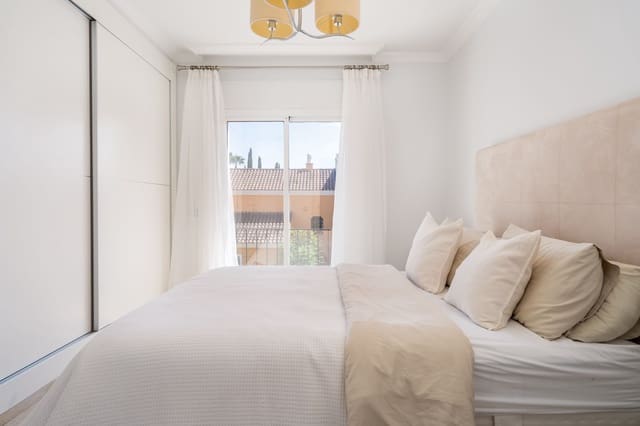 4 quarto Casa em Banda para venda em Los Naranjos, Marbella com piscina garagem - 1 150 000 € (Ref: 10029022)