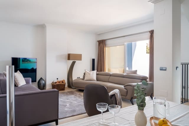 4 quarto Casa em Banda para venda em Los Naranjos, Marbella com piscina garagem - 1 150 000 € (Ref: 10029022)