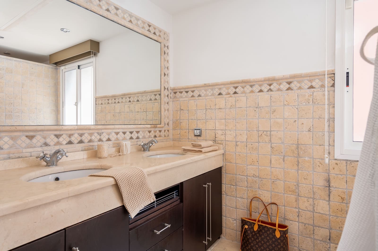 4 quarto Casa em Banda para venda em Marbella com piscina garagem - 1 150 000 € (Ref: 10029022)