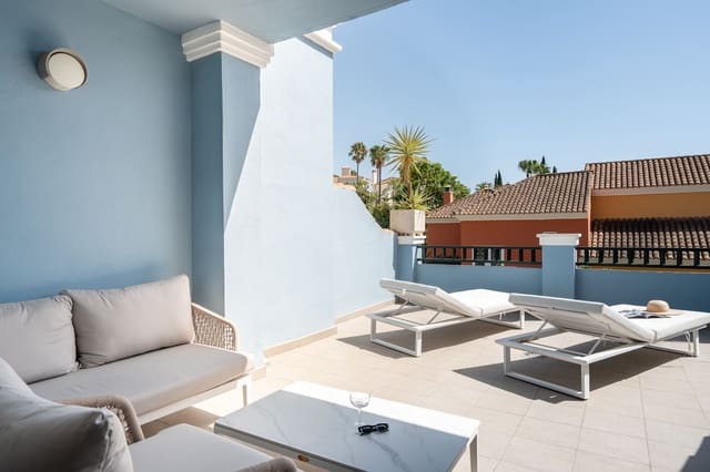 4 quarto Casa em Banda para venda em Los Naranjos, Marbella com piscina garagem - 1 150 000 € (Ref: 10029022)
