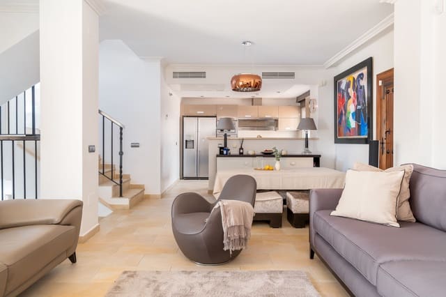 4 quarto Casa em Banda para venda em Los Naranjos, Marbella com piscina garagem - 1 150 000 € (Ref: 10029022)