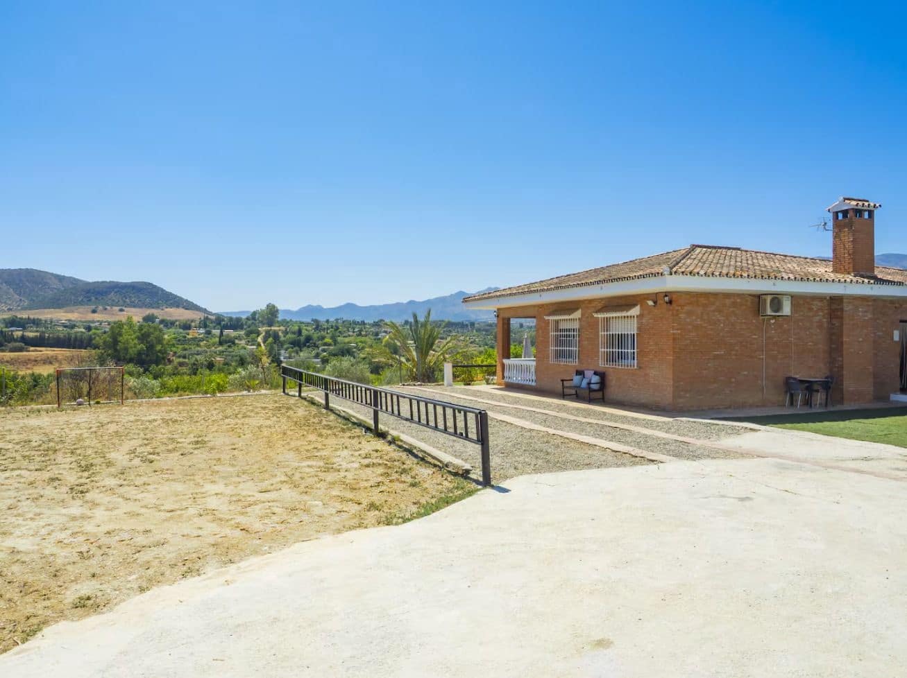 3 soveværelse Finca/Landehus til leje i Cartama med swimmingpool garage - € 1.250 (Ref: 10033163)