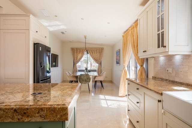 4 chambre Villa/Maison à vendre à Torreblanca, Fuengirola avec piscine garage - 2 495 000 € (Ref: 10036214)