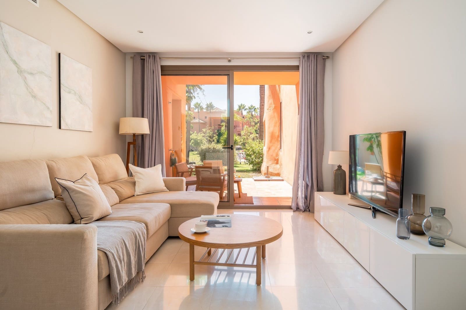2 slaapkamer Appartement te koop in New Golden Mile met zwembad garage - € 380.000 (Ref: 10041844)