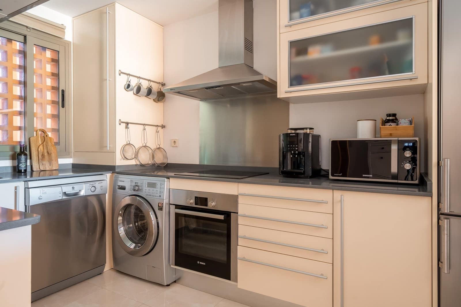 2 slaapkamer Appartement te koop in New Golden Mile met zwembad garage - € 380.000 (Ref: 10041844)