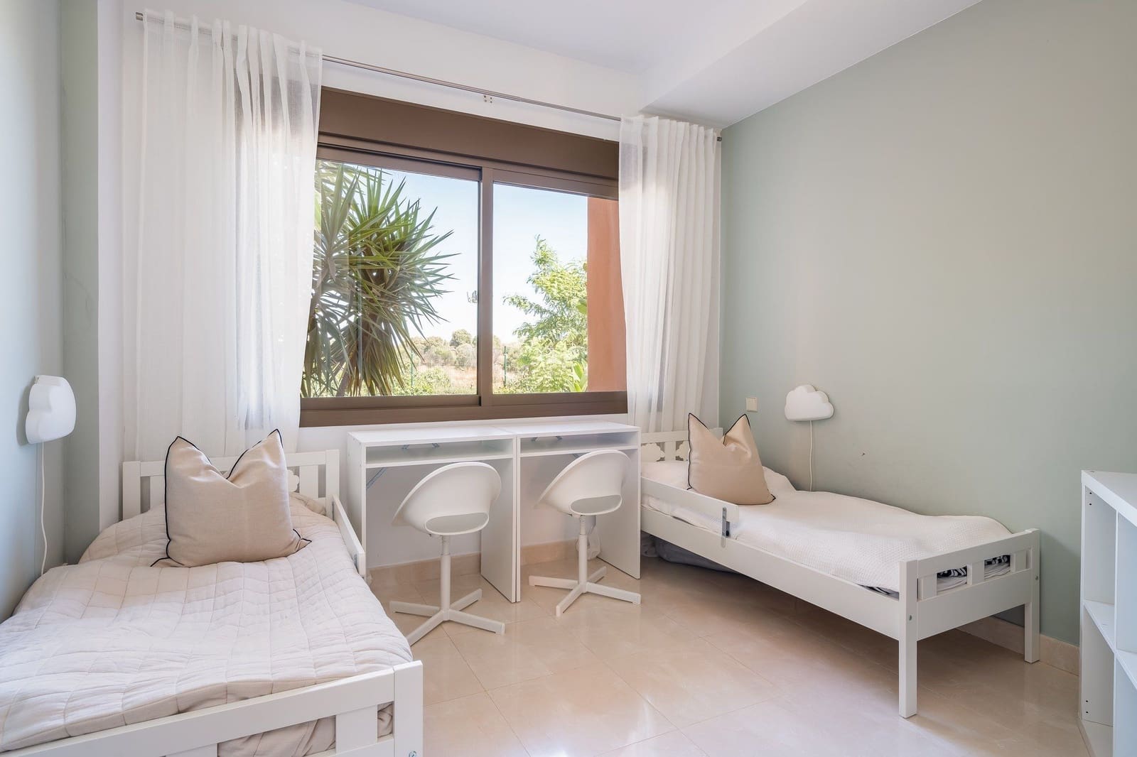 2 slaapkamer Appartement te koop in New Golden Mile met zwembad garage - € 380.000 (Ref: 10041844)