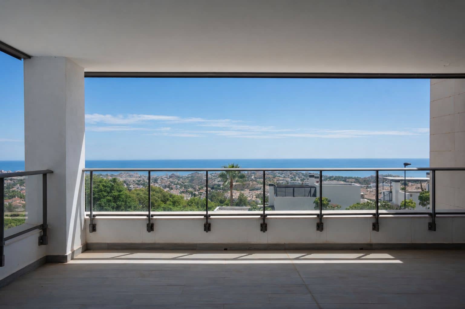 3 bedroom Apartment for sale in Benalmadena with pool garage - € 590,000 (Ref: 10044090)