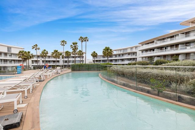 Apartamento de 2 habitaciones en Estepona en venta con piscina garaje - 898.000 € (Ref: 10045955)