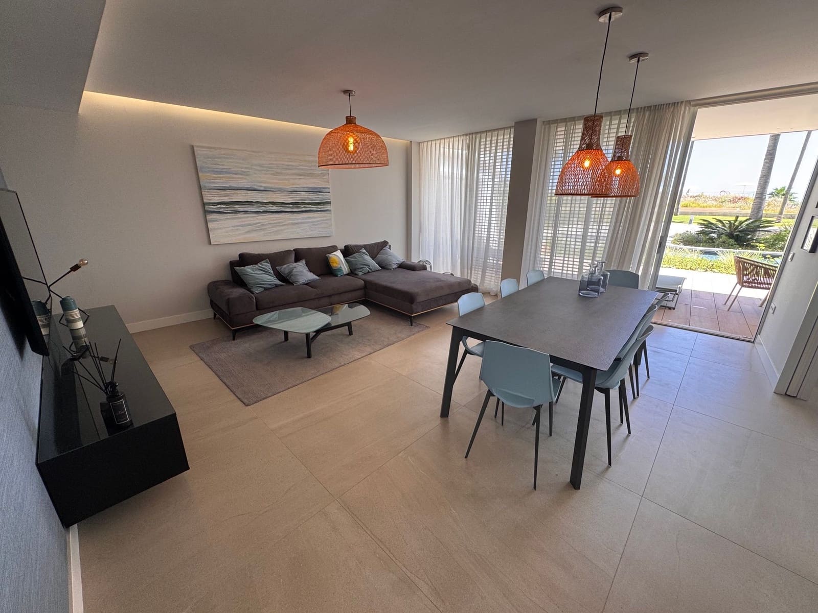 Apartamento de 2 habitaciones en Estepona en venta con piscina garaje - 898.000 € (Ref: 10045955)