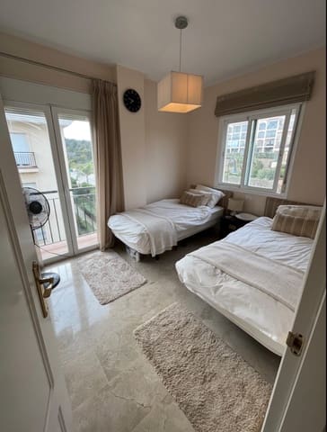 3 slaapkamer Appartement te huur in El Faro de Calaburra - Chaparral, Mijas met zwembad - € 1.800 (Ref: 10047576)