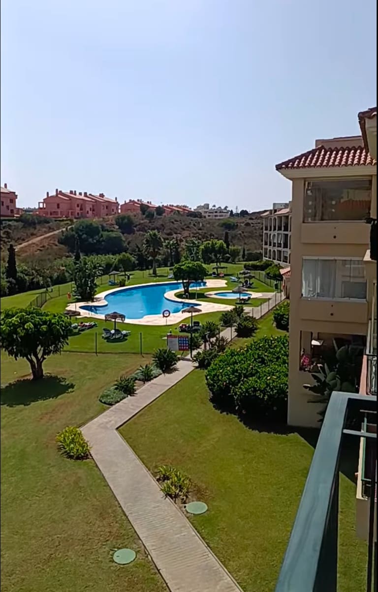 3 slaapkamer Appartement te huur in Mijas Costa met zwembad - € 1.800 (Ref: 10047576)