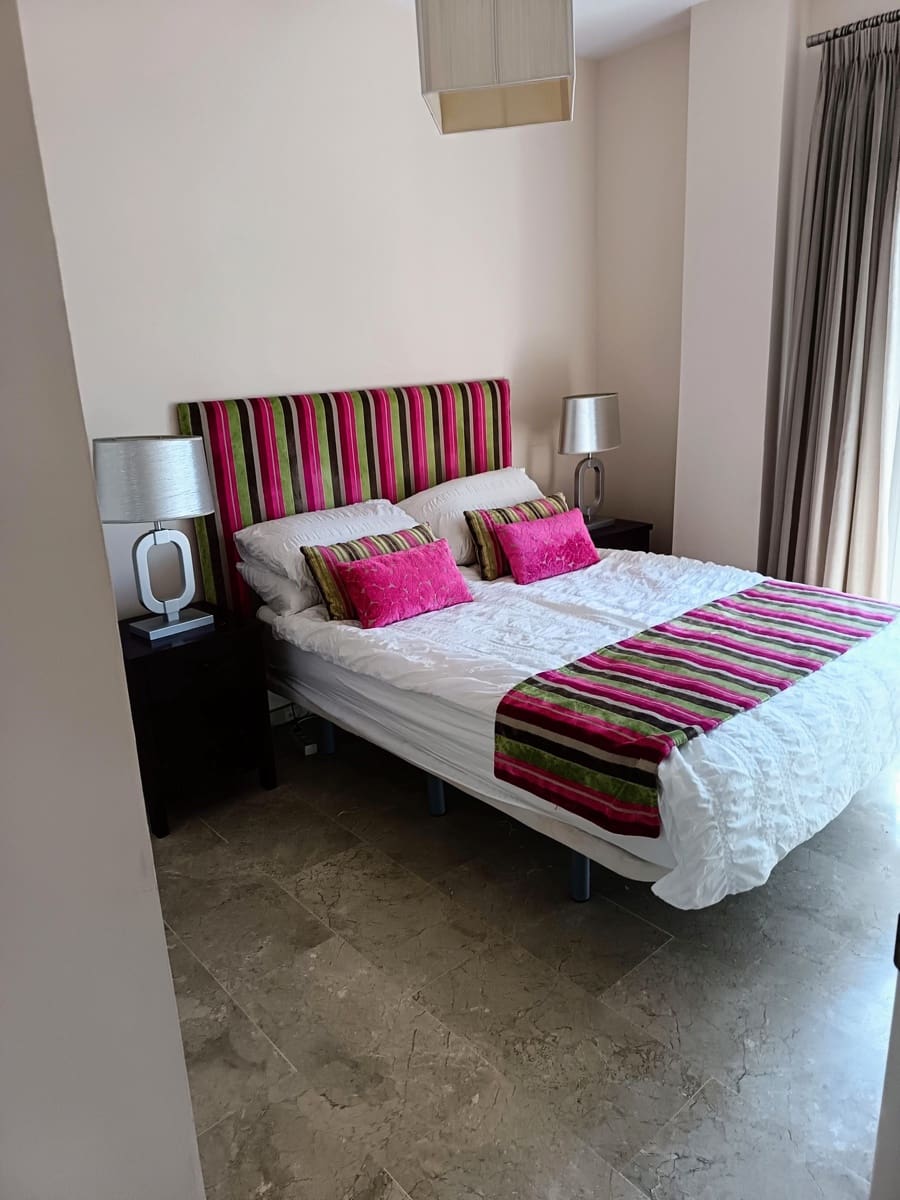 3 slaapkamer Appartement te huur in Mijas Costa met zwembad - € 1.800 (Ref: 10047576)