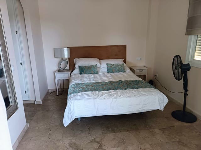 3 slaapkamer Appartement te huur in El Faro de Calaburra - Chaparral, Mijas met zwembad - € 1.800 (Ref: 10047576)