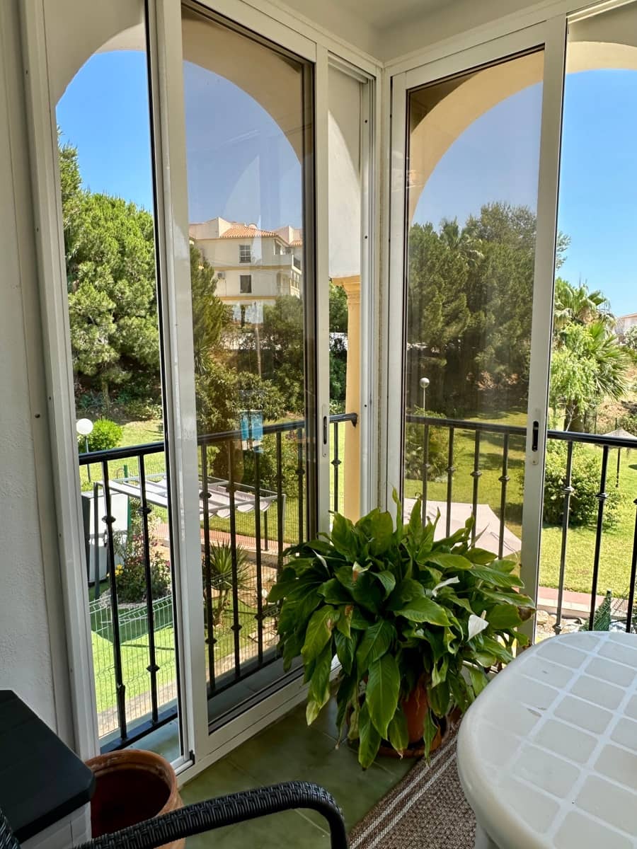 Apartment for rent in Mijas Costa with pool - € 1,000 (Ref: 10048210)