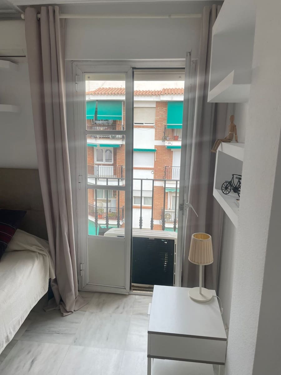 2 bedroom Apartment for sale in Malaga city - € 330,000 (Ref: 10048446)
