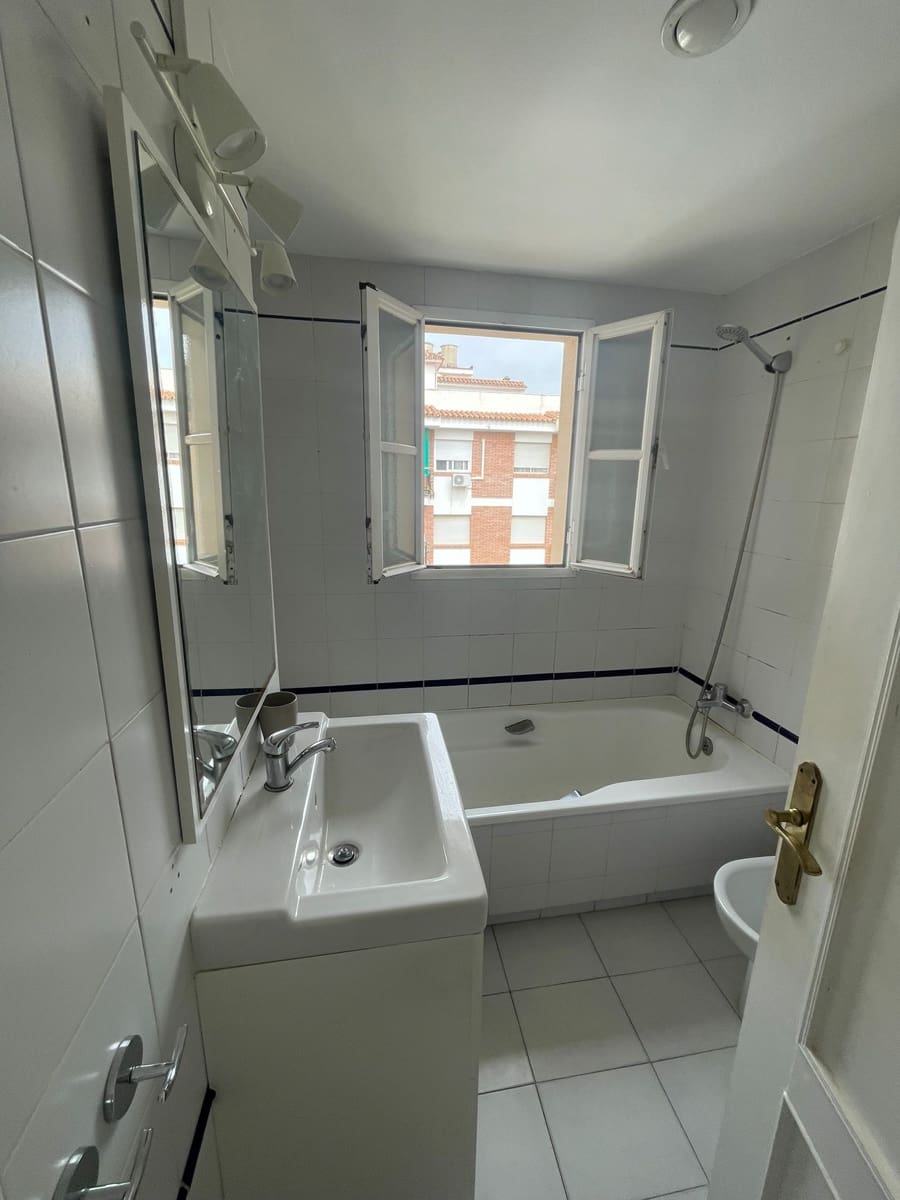 2 bedroom Apartment for sale in Malaga city - € 330,000 (Ref: 10048446)