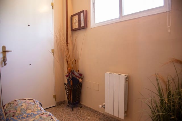4 sypialnia Dom na sprzedaż w La Guardia de Jaén z basenem garażem - 465 000 € (Ref: 10050444)