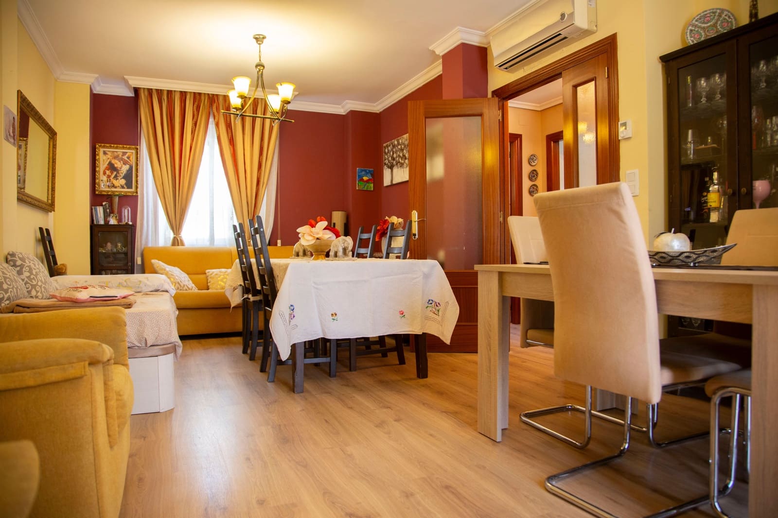 4 sypialnia Dom na sprzedaż w La Guardia de Jaen z basenem garażem - 465 000 € (Ref: 10050444)