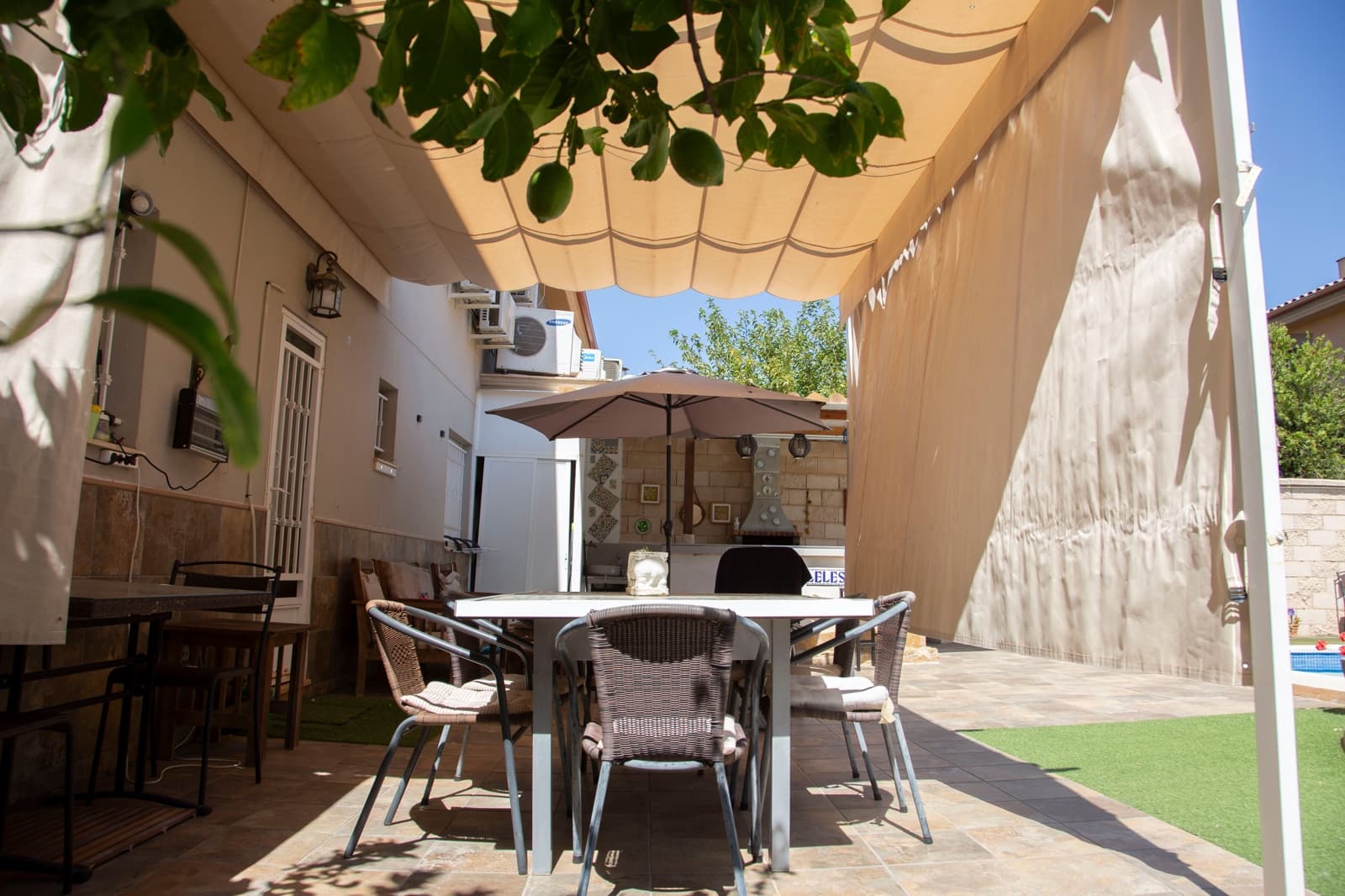 4 sypialnia Dom na sprzedaż w La Guardia de Jaen z basenem garażem - 465 000 € (Ref: 10050444)
