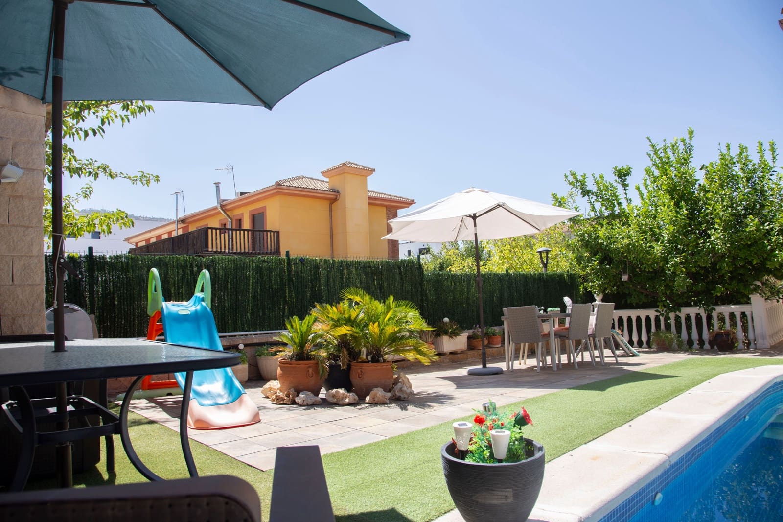 4 sypialnia Dom na sprzedaż w La Guardia de Jaen z basenem garażem - 465 000 € (Ref: 10050444)