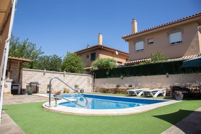 4 sypialnia Dom na sprzedaż w La Guardia de Jaén z basenem garażem - 465 000 € (Ref: 10050444)