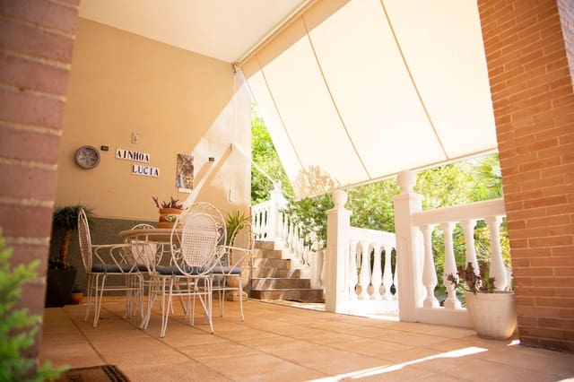 4 sypialnia Dom na sprzedaż w La Guardia de Jaén z basenem garażem - 465 000 € (Ref: 10050444)