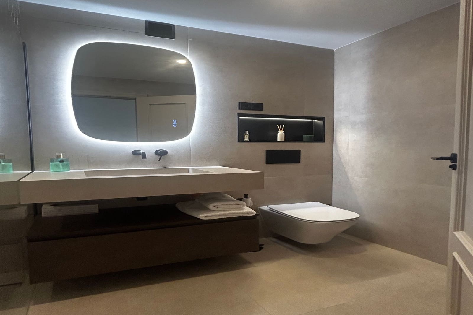 3 Zimmer Apartment zu vermieten in Fuengirola mit Garage - 2.350 € (Ref: 10051986)