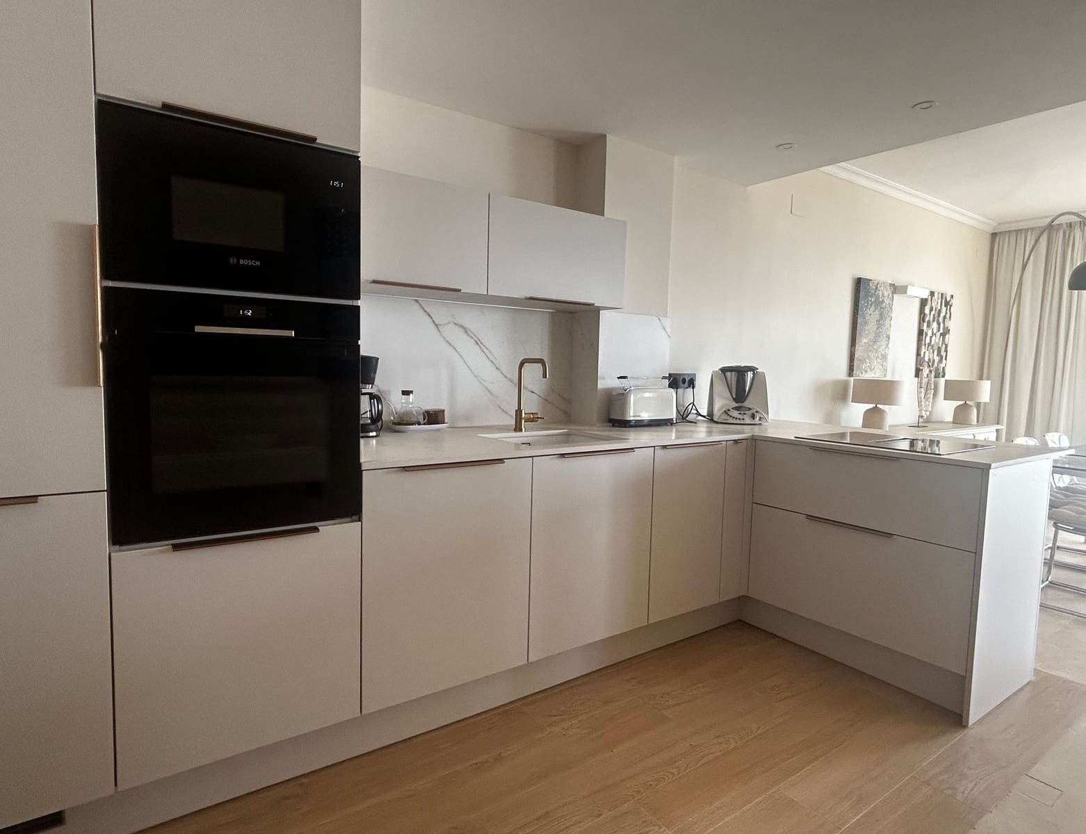 3 Zimmer Apartment zu vermieten in Fuengirola mit Garage - 2.350 € (Ref: 10051986)