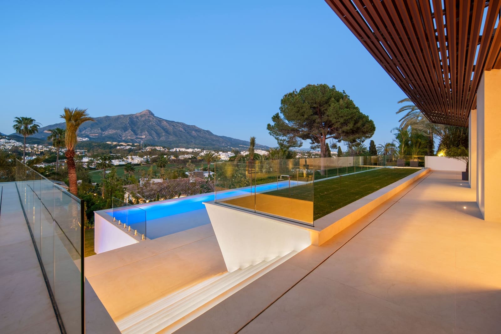 5 soverom Villa til salgs i Marbella med svømmebasseng garasje - € 11 750 000 (Ref: 10062283)
