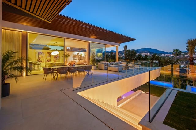 5 soverom Villa til salgs i Las Brisas, Marbella med svømmebasseng garasje - € 11 750 000 (Ref: 10062283)