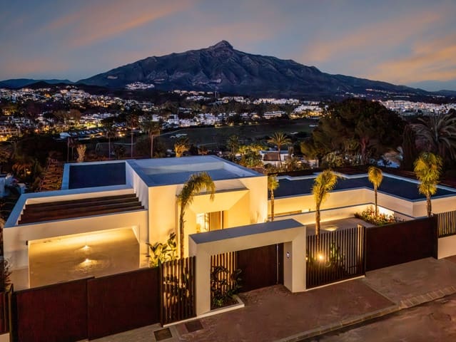 5 soverom Villa til salgs i Las Brisas, Marbella med svømmebasseng garasje - € 11 750 000 (Ref: 10062283)