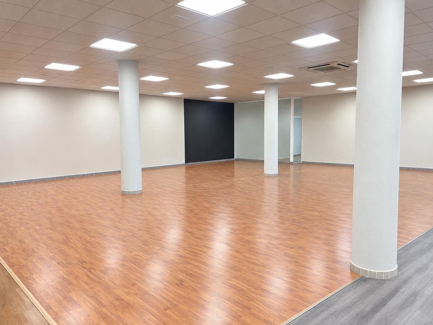 Kaupallinen vuokrattavana paikassa Benalmadena - 3 000 € (Ref: 10062648)