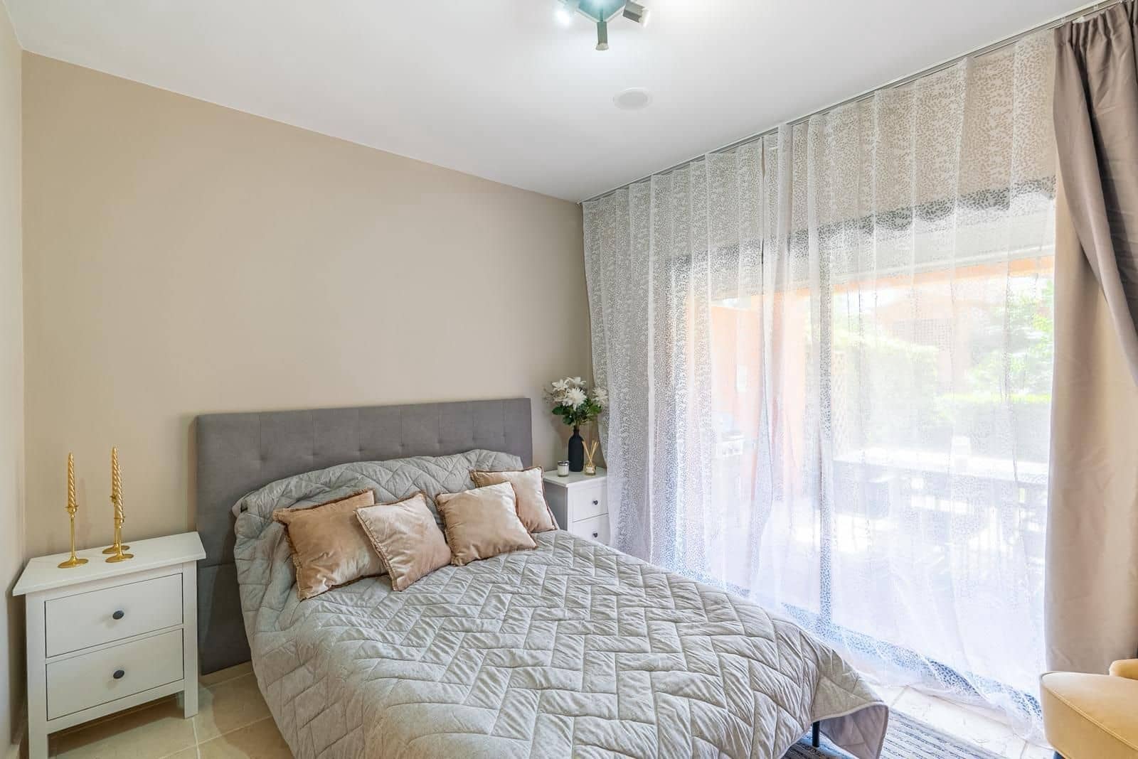 3 chambre Appartement à vendre à Estepona avec piscine garage - 650 000 € (Ref: 10065570)