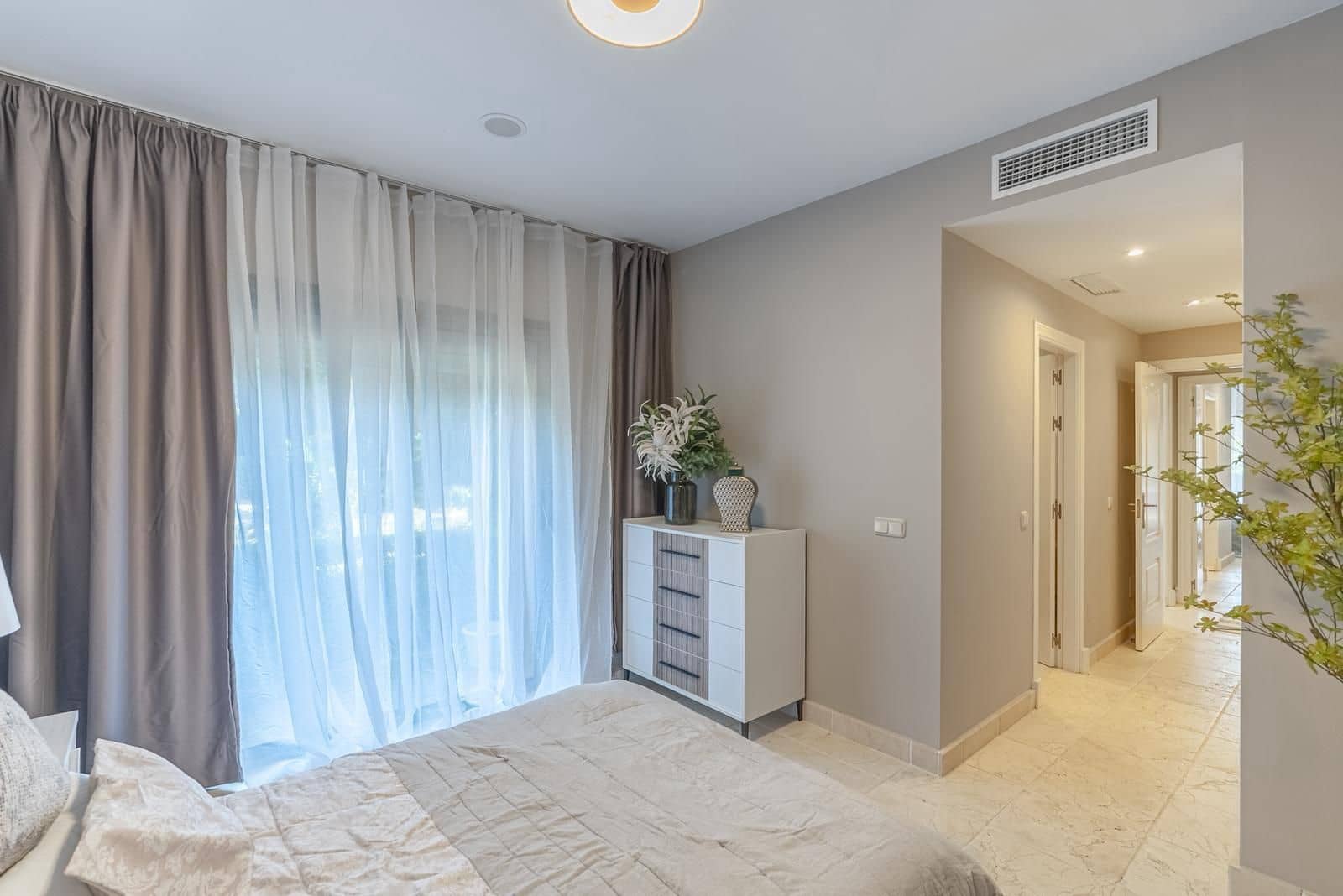 3 chambre Appartement à vendre à Estepona avec piscine garage - 650 000 € (Ref: 10065570)