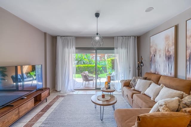 3 chambre Appartement à vendre à Estepona avec piscine garage - 650 000 € (Ref: 10065570)