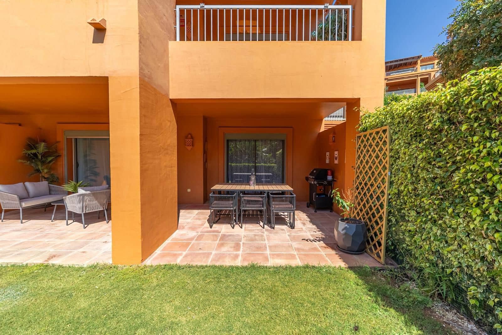 3 chambre Appartement à vendre à Estepona avec piscine garage - 650 000 € (Ref: 10065570)