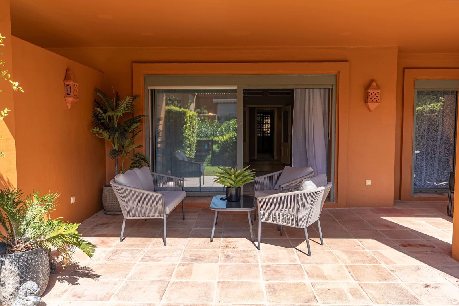 3 chambre Appartement à vendre à Estepona avec piscine garage - 650 000 € (Ref: 10065570)