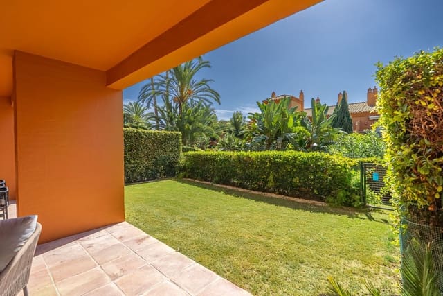 3 chambre Appartement à vendre à Estepona avec piscine garage - 650 000 € (Ref: 10065570)