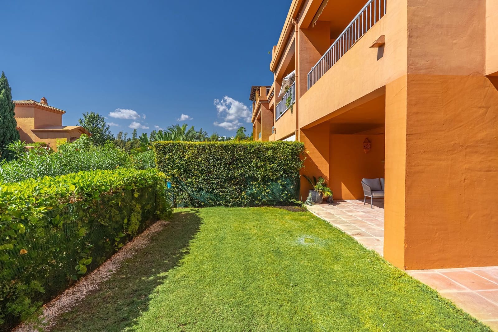 3 chambre Appartement à vendre à Estepona avec piscine garage - 650 000 € (Ref: 10065570)
