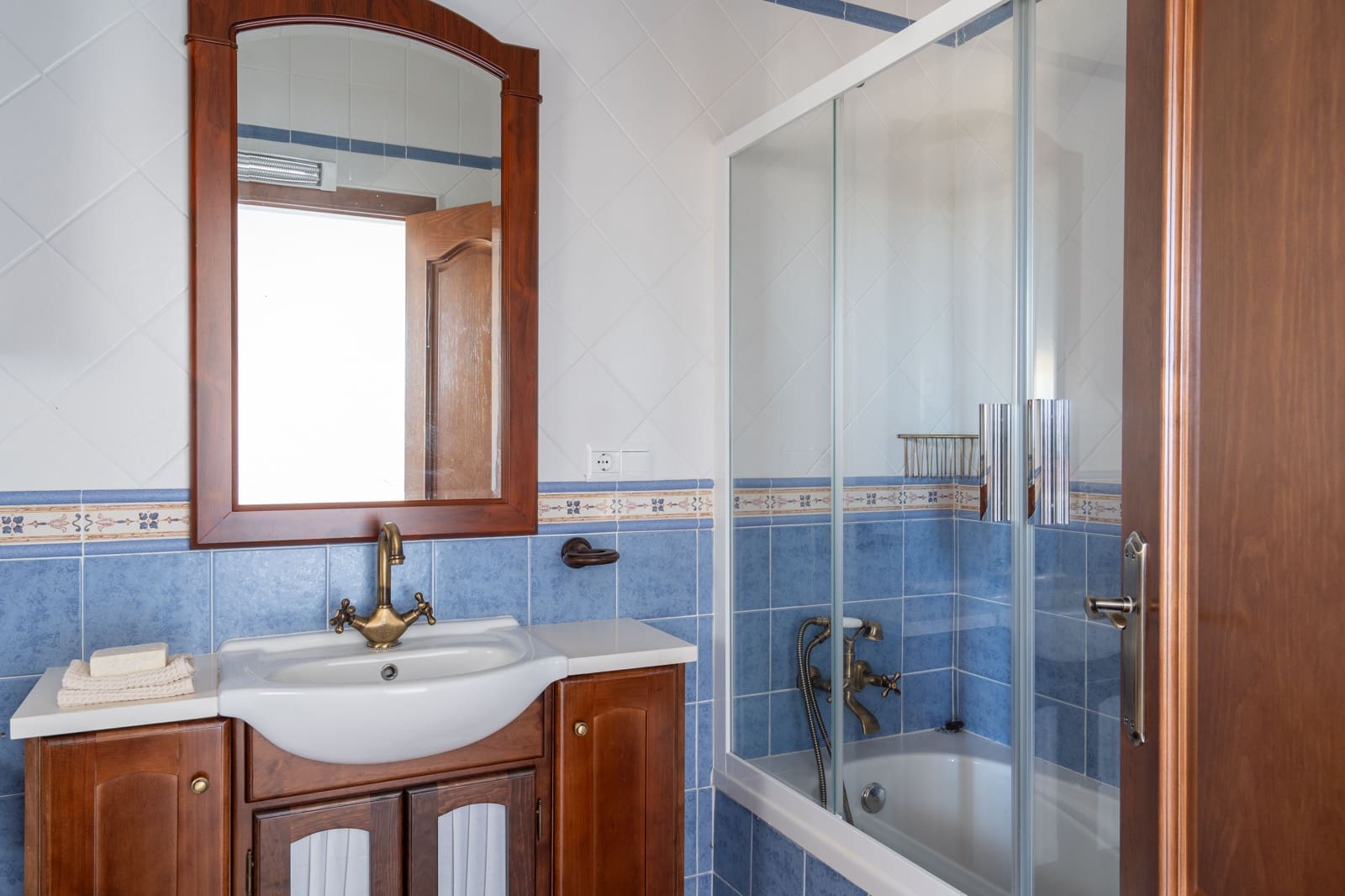 Finca/Casa Rural de 4 habitaciones en Periana en venta - 1.190.000 € (Ref: 10070252)
