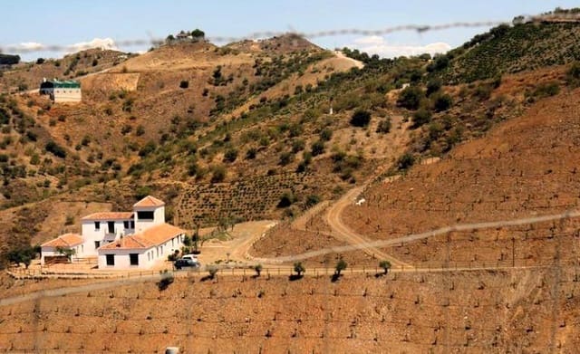 10 bedroom Finca/Country House for sale in Rincón de la Victoria - € 2,500,000 (Ref: 10076959)