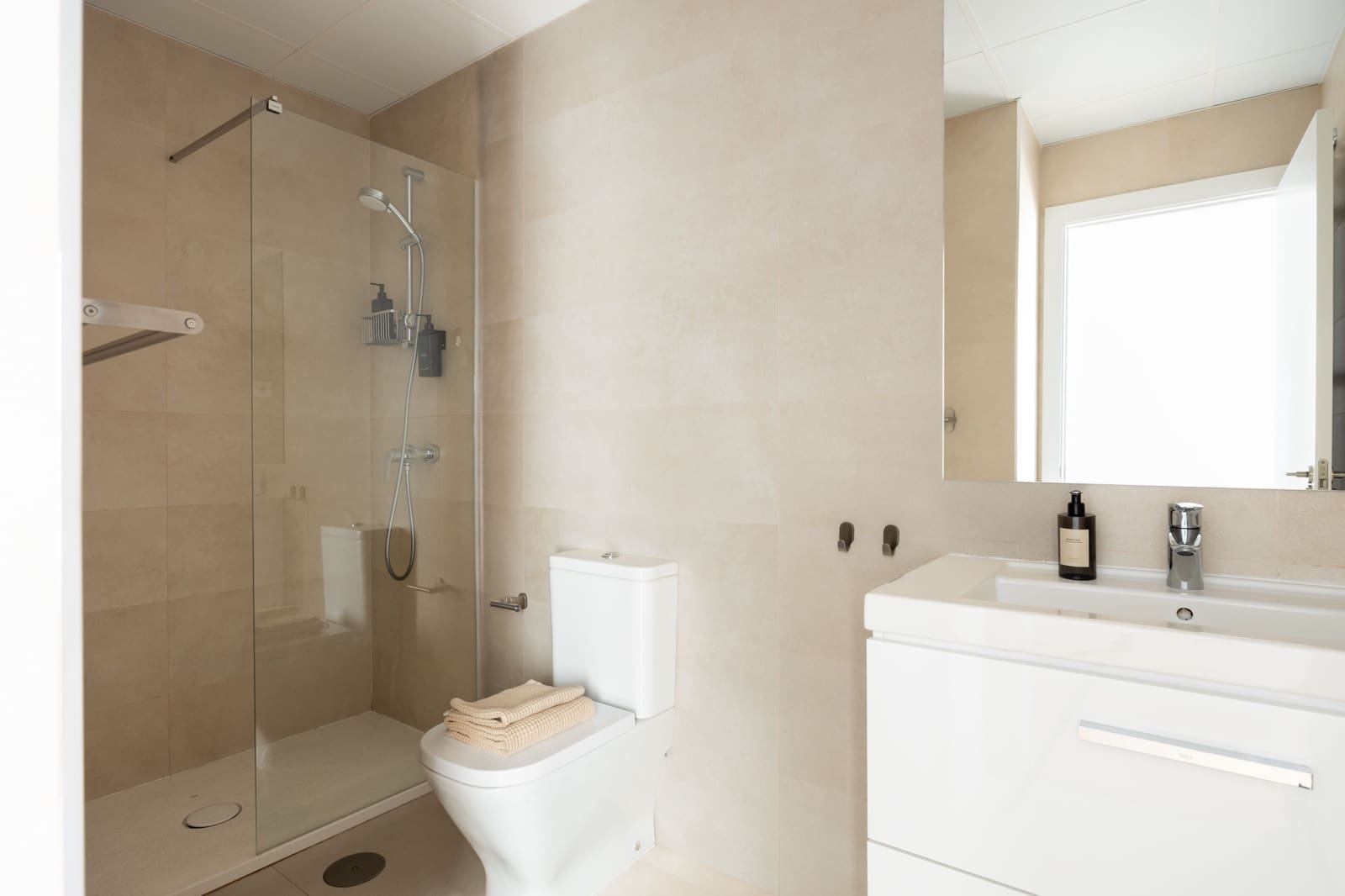 1 bedroom Apartment for sale in Malaga city with pool garage - € 375,000 (Ref: 10077017)