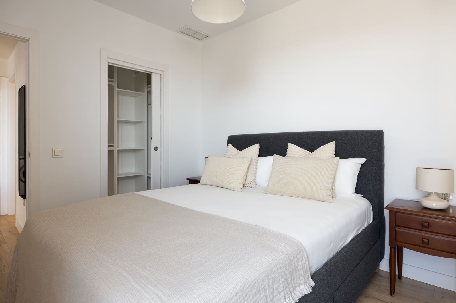 1 bedroom Apartment for sale in Malaga city with pool garage - € 375,000 (Ref: 10077017)