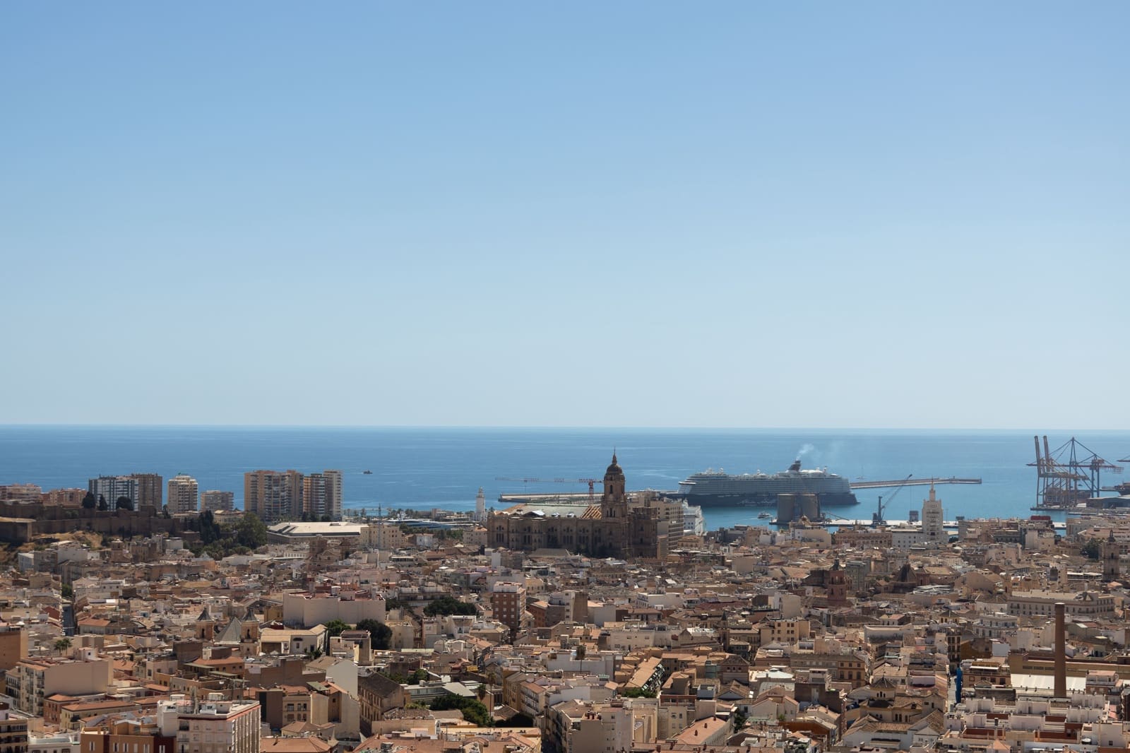 1 bedroom Apartment for sale in Malaga city with pool garage - € 375,000 (Ref: 10077017)
