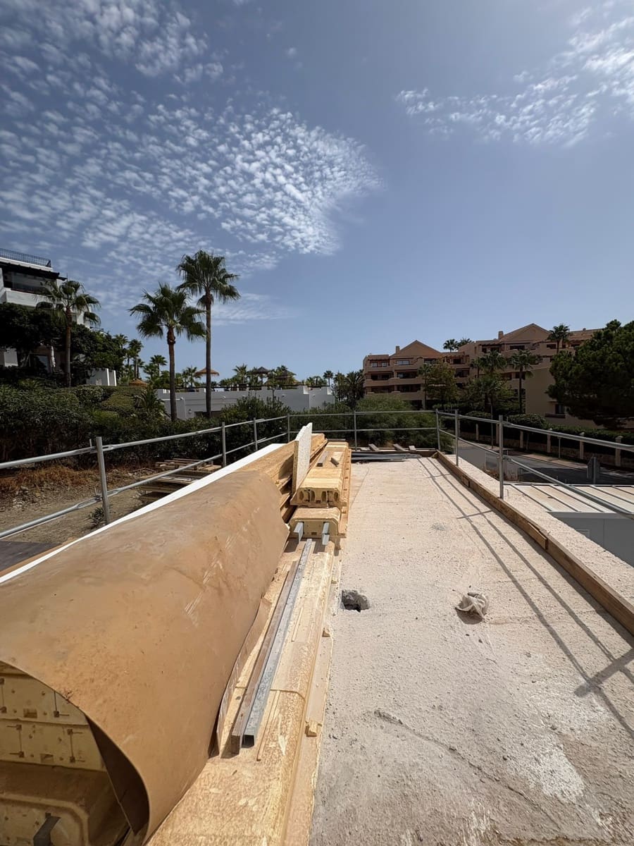 4 bedroom Villa for sale in Benahavis with pool garage - € 6,500,000 (Ref: 10079804)